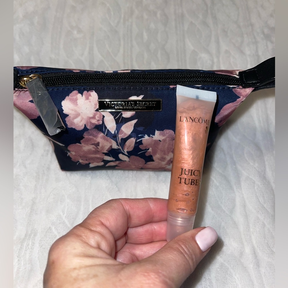 Lancome Brand New Juicy Tubes Lip Gloss in Simmer-with VS makeup case